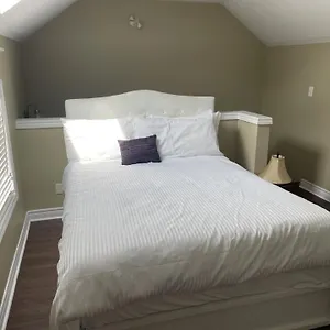  Holiday home Peaceful On Palmer Ave - Close To The Falls & Complimentary Breakfast Delivered Daily To The